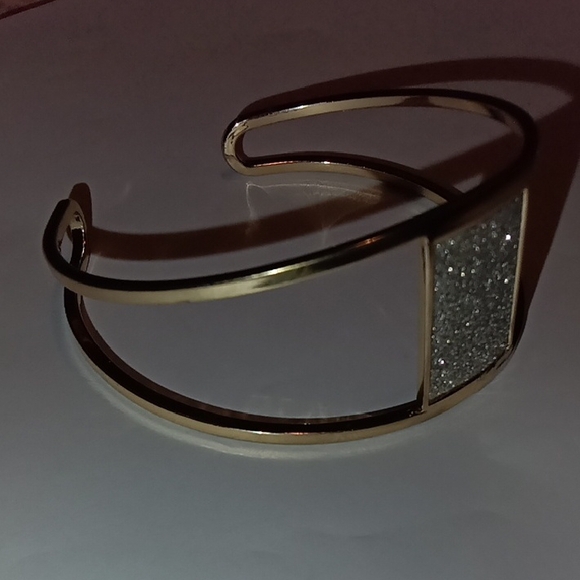 Source Unknown Gold Bracelet with Silver Accent - Picture 3 of 4